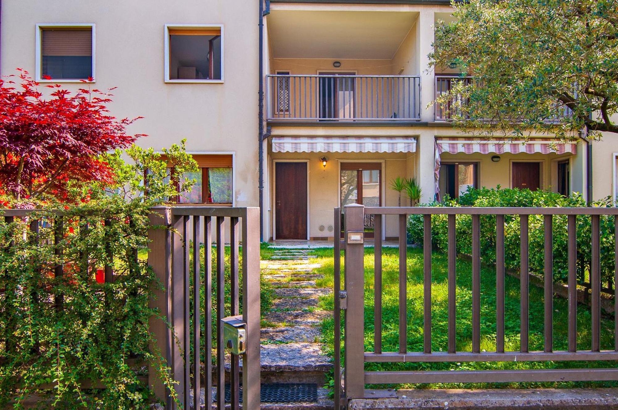 Gardenhouse - Wifi And Garden Hotel Verona Exterior foto