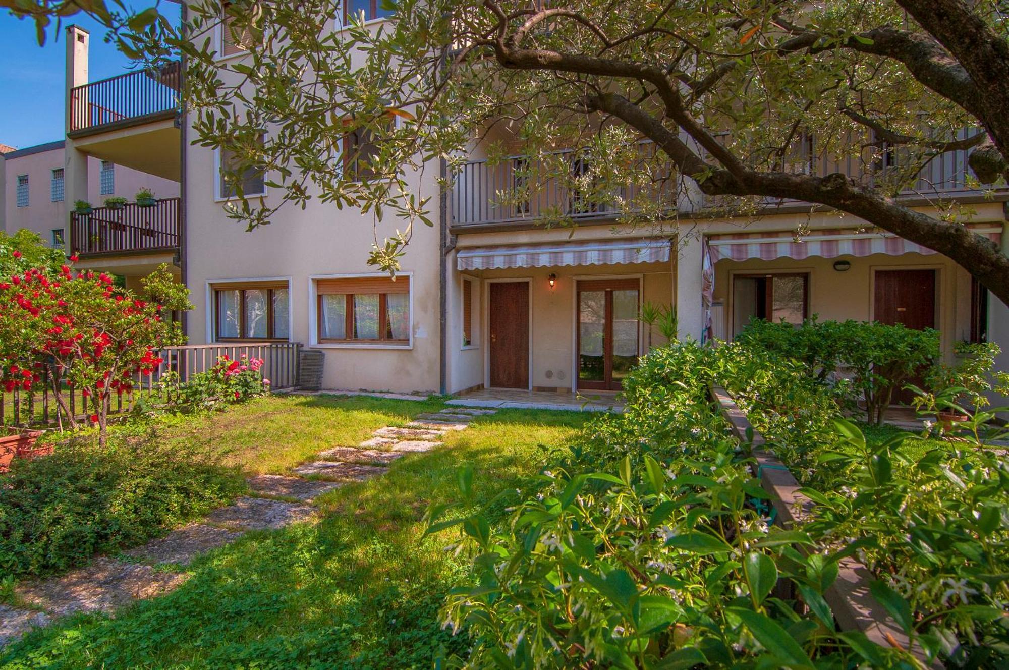 Gardenhouse - Wifi And Garden Hotel Verona Exterior foto